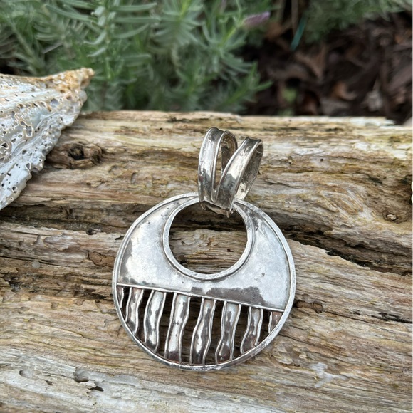 Retired Silpada Designs SS Pendant - Picture 1 of 4